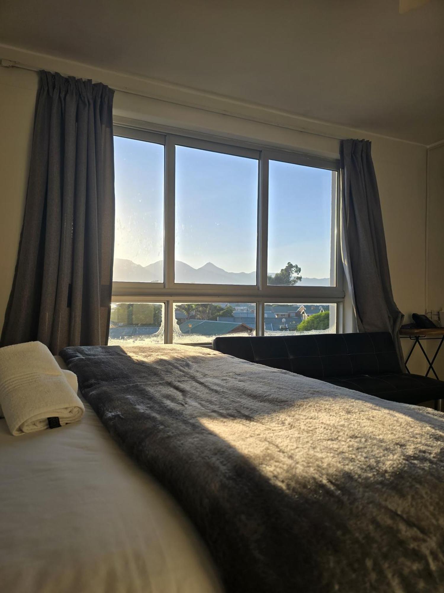 False Bay Inn Strand Esterno foto